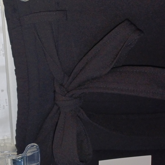 Lauren Conrad Black shorts. Bow tied ruffle waist in front, elastic in back - Picture 2 of 4